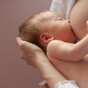 چگونه بفهمیم کودک شما پر از شیر مادر است؟